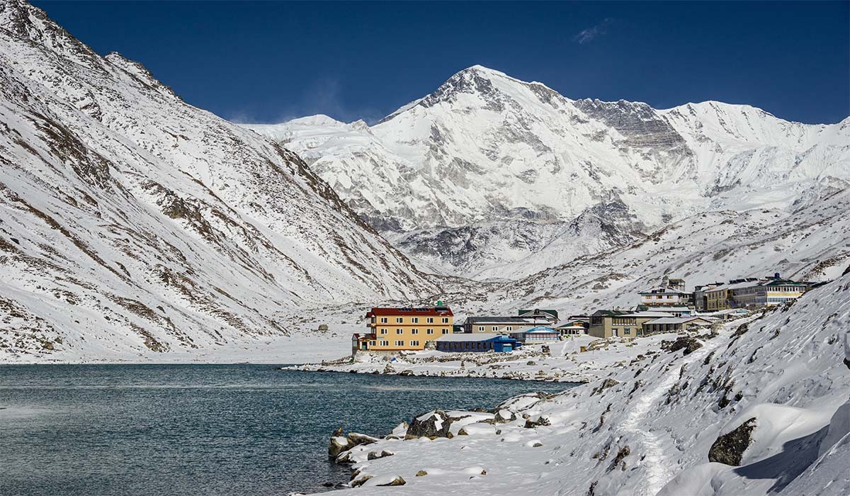 gokyo and the cho oyu peak
